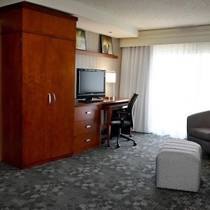 One-Bedroom King Suite